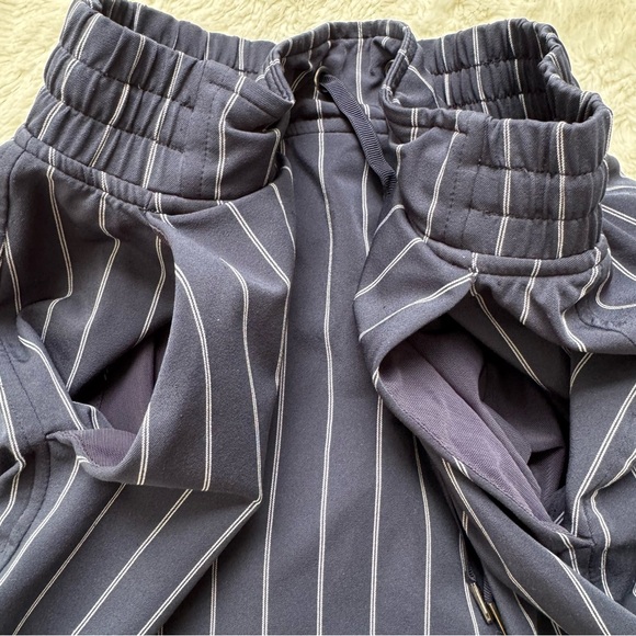 Athleta Midtown Skort Women's 4 Navy Blue Stripe Pockets Performance Tennis Golf - Picture 2 of 7